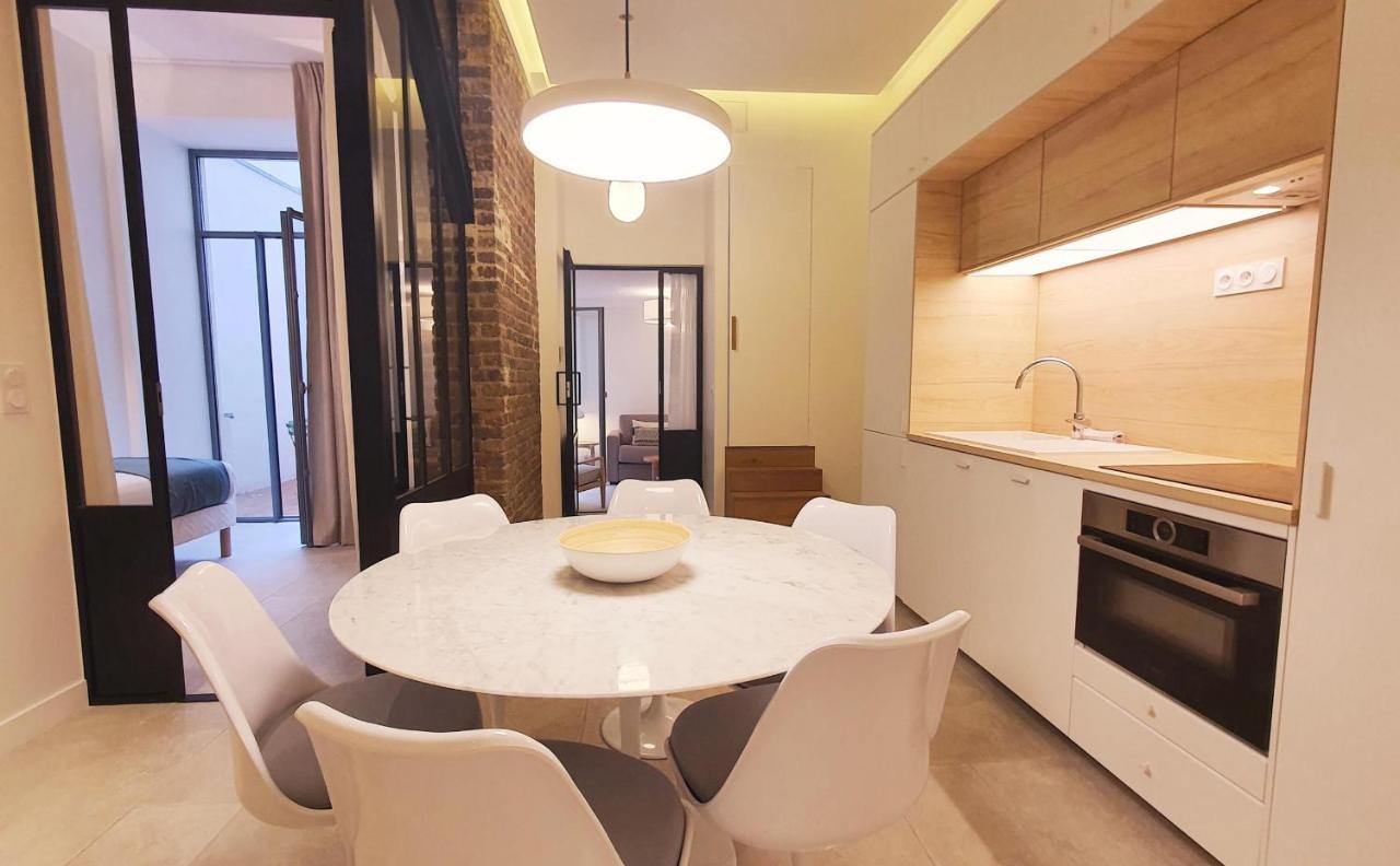 Charles V Appartement Parijs Buitenkant foto